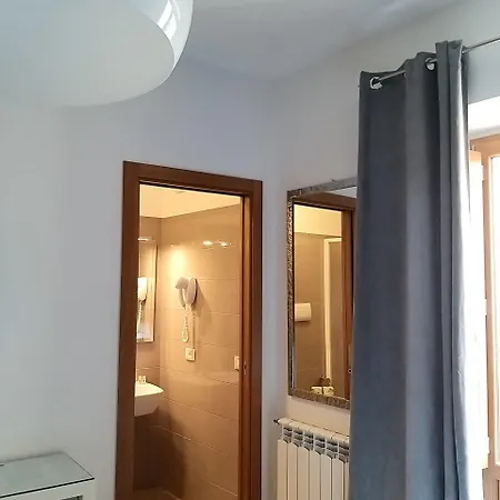 לינה וארוחת בוקר Sogni D'oro 4*